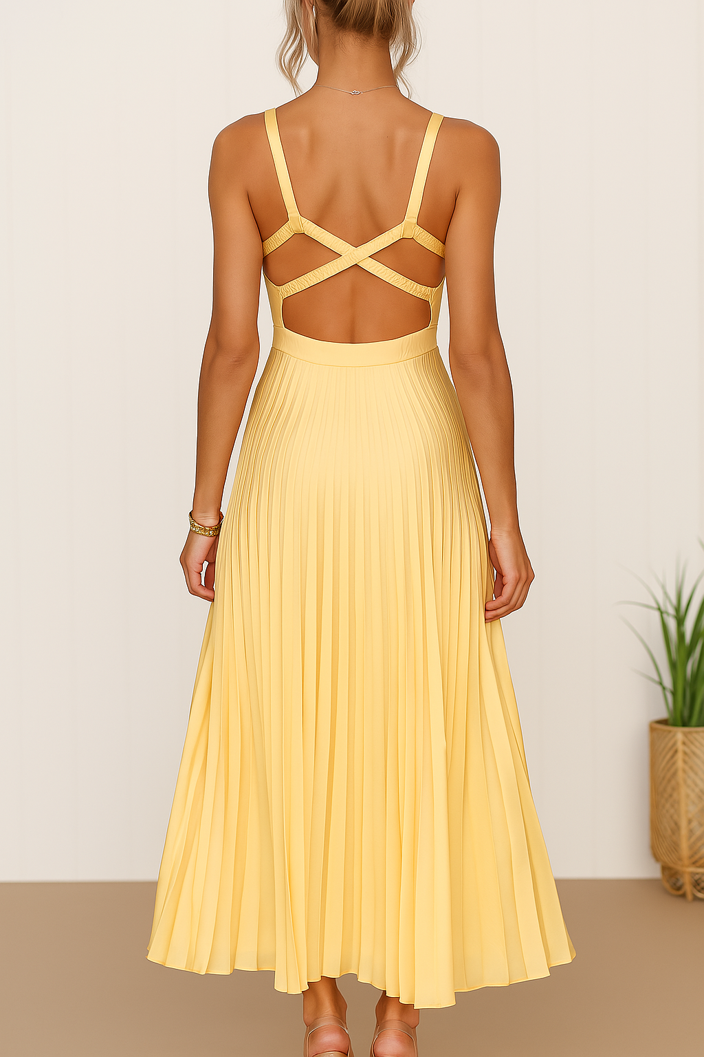 Élise | The Golden Dress